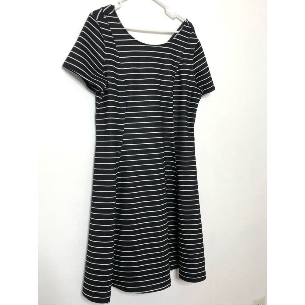 Lane Bryant Women’s Stripped Back Lace Up/Tie Flare Short Sleeve Dress
